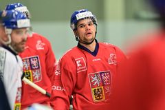 Příběh nováčka Kaluse: Probíjel se z polské ligy. Bratr kdysi uchvátil nástupem v NHL