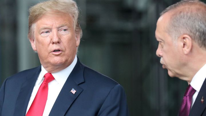 USA vyzvaly Turecko k příměří v Sýrii. S Kurdy vyjednávat nebudeme, odpovídá Erdogan