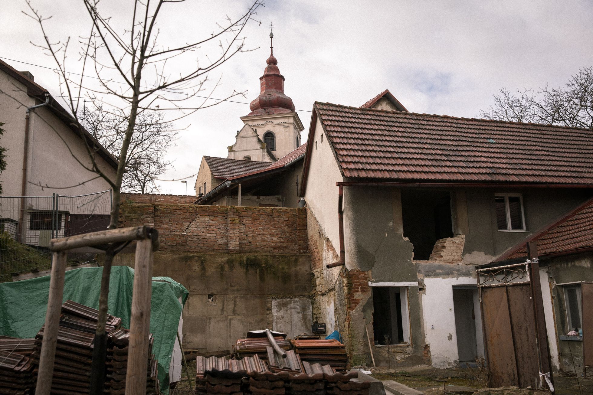 Obce u rodiště Petra Pavla, kde volili rozdílně - Kostomlaty pod Řípem a Ctiněves