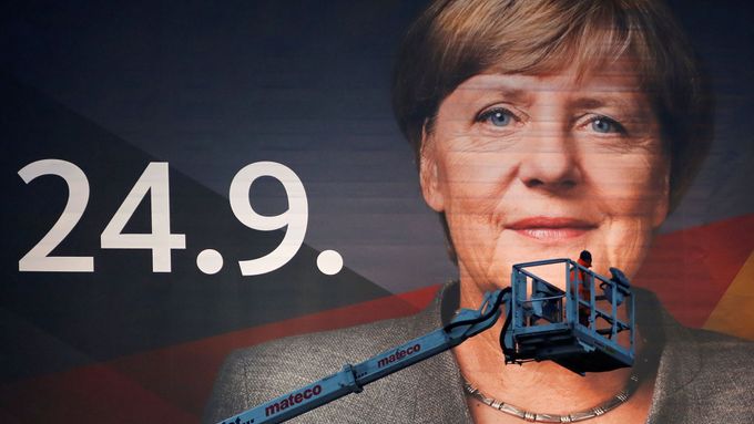Volební plakát s Angelou Merkelovou. Ilustrační foto.