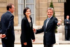 Írán po roce pustil Francouzku, o detailech Paříž mlčí