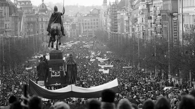 Svátek Dne boje za svobodu a demokracii, který připadá na 17. listopadu, se zřejmě bude připomínat i jako Mezinárodní den studentstva. (Ilustrační foto)