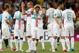 Portugalští fotbalisté jsou zklamaní po prohraném semifinálovém utkání Eura se Španělskem. Penaltový rozstřel byl alespoň malou záplatou za jinak neatraktivním až nudným zápasem.