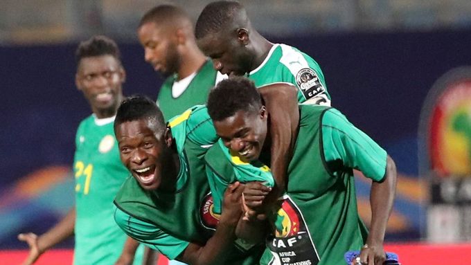 Fotbalisté Senegalu slaví postup do semifinále afrického šampionátu