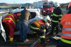 Při nehodě na dálnici u Brna zemřel jeden člověk. Dalších pět utrpělo vážná zranění