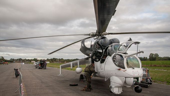 Vrtulníky Mi-24/35 na svého nástupce v české armádě nadále čekají.