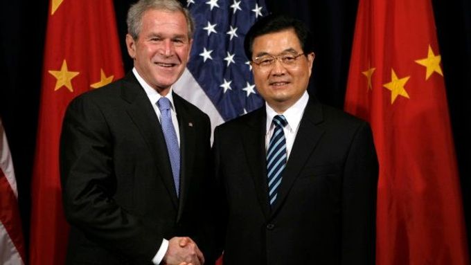George Bush a čínský prezident Chu Ťin-tchao v Limě