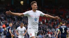 Patrik Schick slaví první gól v zápase Skotsko - Česko na ME 2020