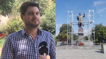 Nejsme na Hradě, aby tady držela službu stráž, chceme sochu znovu zakrýt, říká Šrámek
