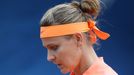 Lucie Šafářová na Prague Open 2017 (v utkání prvního kola proti Slovence Kristíně Kučové)