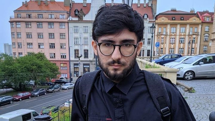 "Zneužívají zákon." Mladého studenta z "Karlovky" odsoudili za špionáž na 15 let; Zdroj foto: facebookový profil Bahruze Samadova (ext.)