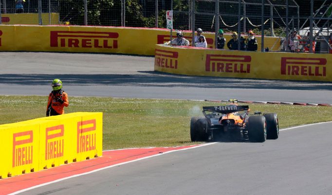 Havarovaný McLaren Landa Norrise ve VC Kanady F1 2025