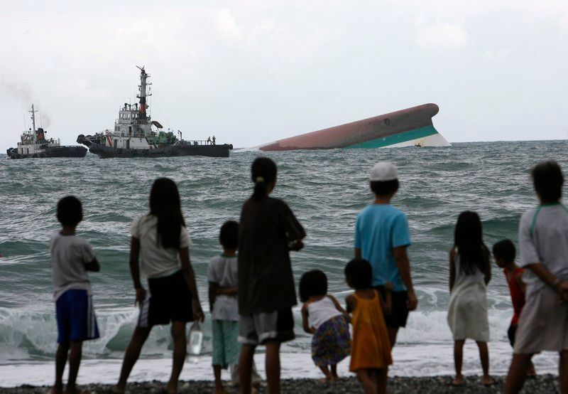Potopený trajekt na Filipínách