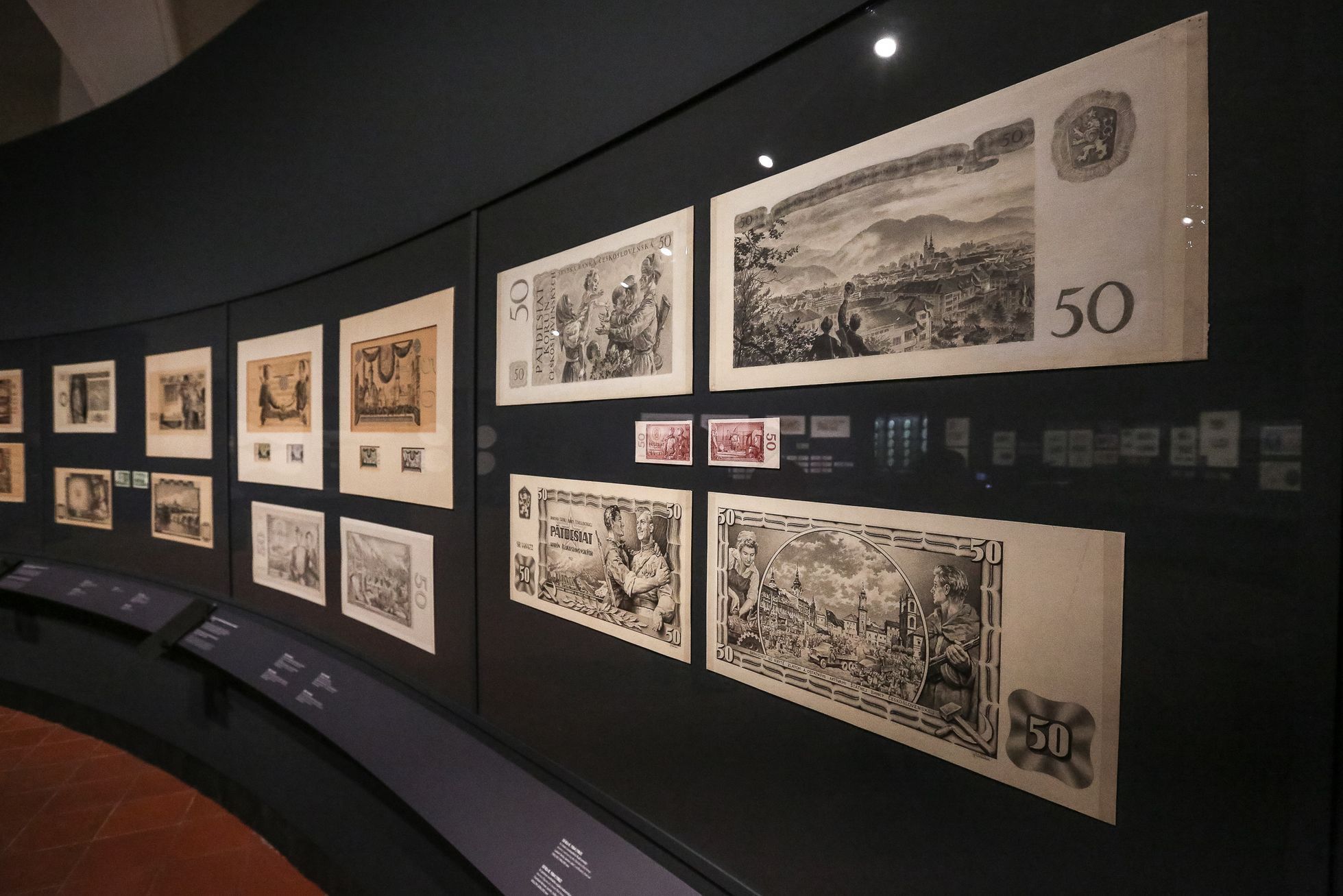 Výstava 100 let České koruny