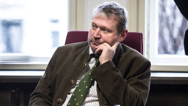 Odposlechy: Kámen z nepovoleného lomu v sídle prezidenta rozdělovali Balákovi známí; Zdroj foto: Jakub Plíhal