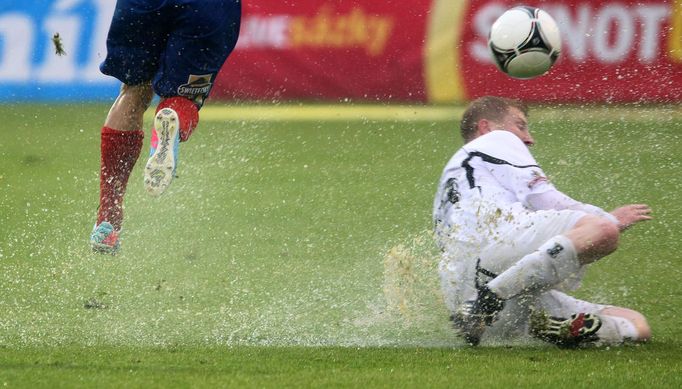 Fotbal, Gambrinus liga, Hradec Králové - Plzeň: déšť