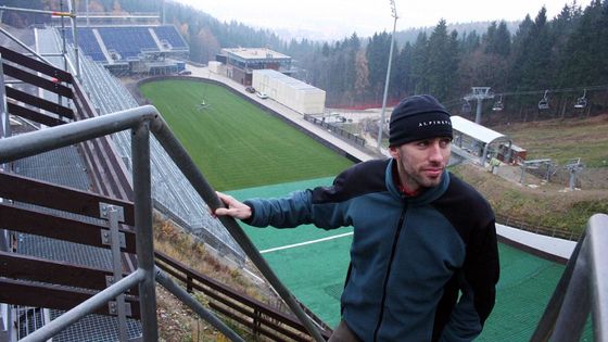 Lyžařský šampionát vypukne za necelých 100 dní. Podívejte se, jak vypadají stadiony