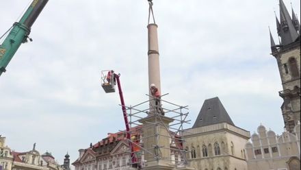 Mariánský sloup znovu na Staroměstském náměstí. Vrátil se po více než sto letech
