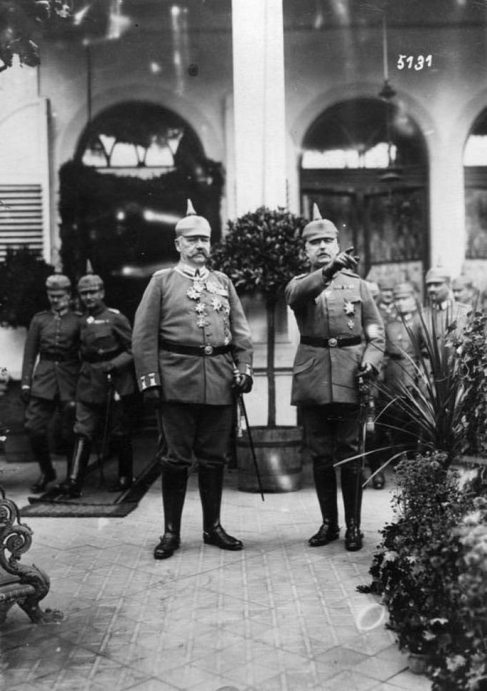 Erich Ludendorff s maršálem Paulem von Hindenburgem.