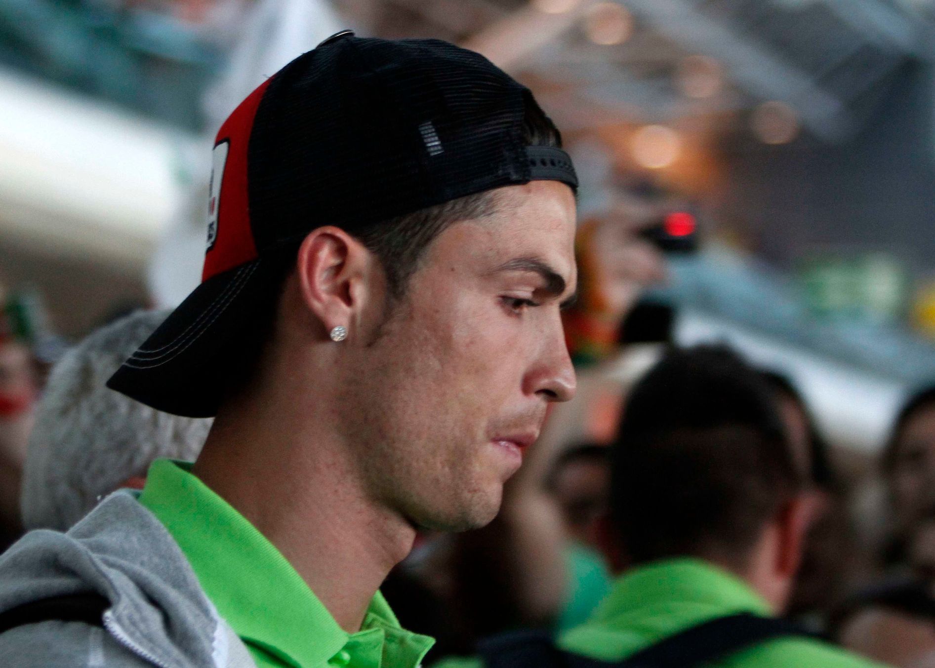Zapomenutý Cristiano Ronaldo na doněckém letišti