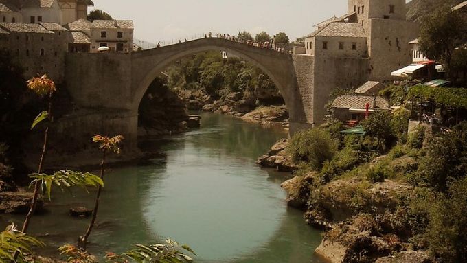 Mostar, nejrozdělenější město Bosny a Hercegoviny.