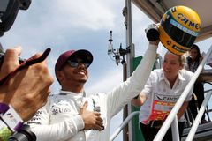 Hamilton v počtu vyhraných kvalifikací F1 vyrovnal v Kanadě Sennu, zbývá už jen Schumacher
