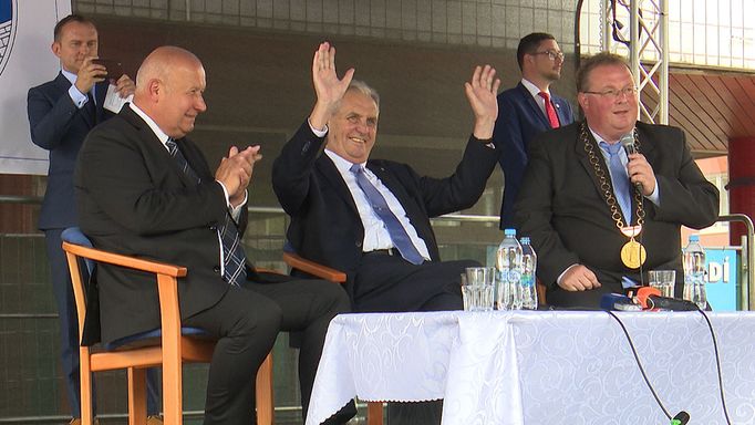 Miloš Zeman v Podbořanech na náměstí