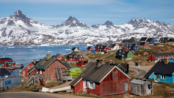 Grónský ledovec pokrývá zhruba 80 procent povrchu největšího ostrova světa.
