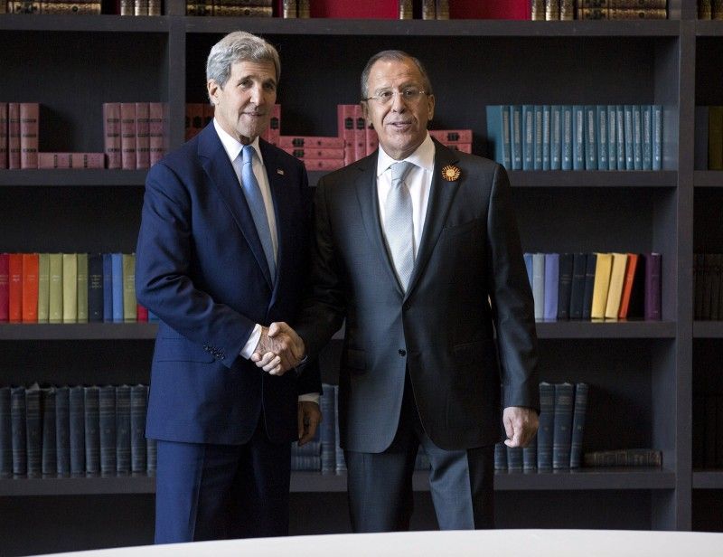 Sergej Lavrov a John Kerry