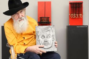 Milan Beránek skládal své objekty z nalezených věcí. První výstavu má v jedenaosmdesáti letech