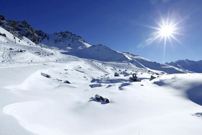 Francouzský Meribel, součást lyžařského areálu Tři údolí. Tady měl nehodu Michael Schumacher.