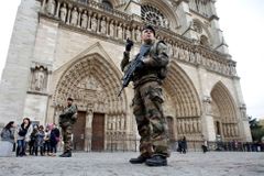 Francie zatkla čtyři islámské radikály, podezírá je z přípravy atentátu v Paříži