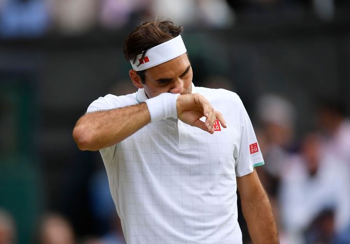 Roger Federer ve čtvrtfinále Wimbledonu 2021.