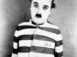Od Charlieho Chaplina po Pharella Williamse: Když se muži líčí
