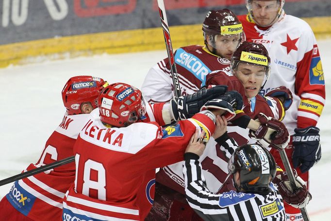 Pražské derby pro Spartu. Slavii nasázela devět gólů.