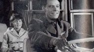 Josef Bek, řidič autobusu v filmu Florenc 13.30 z roku 1957