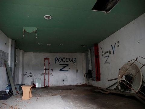 Nářek mučených lidí přehlušuje ruská hymna. Jak na okupovaných územích mizí Ukrajinci