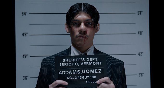 Lucius Hoyos jako mladý Gomez.