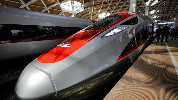 Whoosh jezdí 350km rychlostí. Indonésie otevřela vysokorychlostní železnici