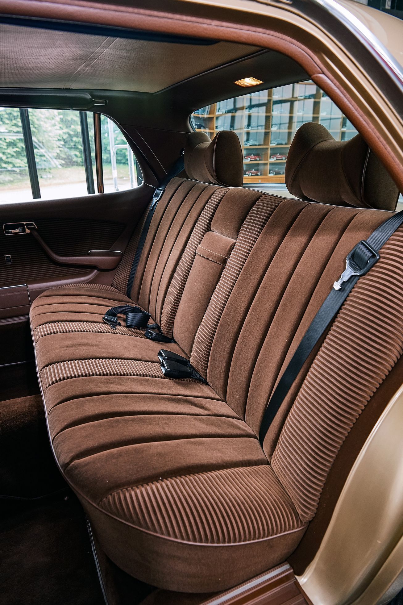 Mercedes-Benz 450 SEL 6.9 (W 116)