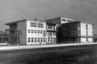 Pavilon nemocnice v Mukačevu na Podkarpatské Rusi navrhl Jaroslav Fragner hned po skončení školy v roce 1928. Byl jednou z prvních moderních staveb ve střední Evropě.