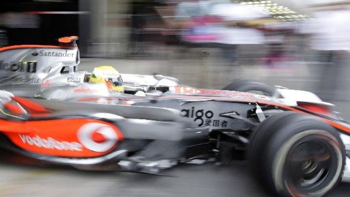 Lewis Hamilton vybojoval na Hungaroringu první letošní vítězství.