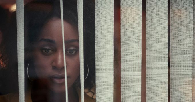 Simona Brownová jako Louise.