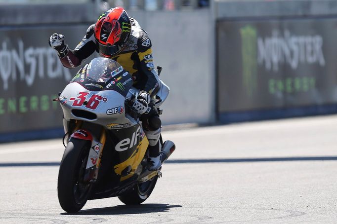 Kalex Moto2 rider Mika Kallio of Finland celebrates after winning the French Grand Prix at the Le Mans circuit, May 18, 2014. REUTERS/Stephane Mahe (FRANCE - Tags: SPORT