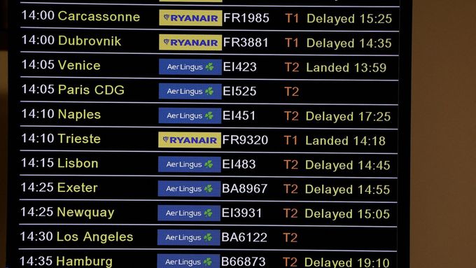 A screen shows delayed flights at Dublin Airport, after the Terminal 2 was evacuated as a safety precaution, in Dublin, Ireland, September 20, 2025. REUTERS/Clodagh Kilco