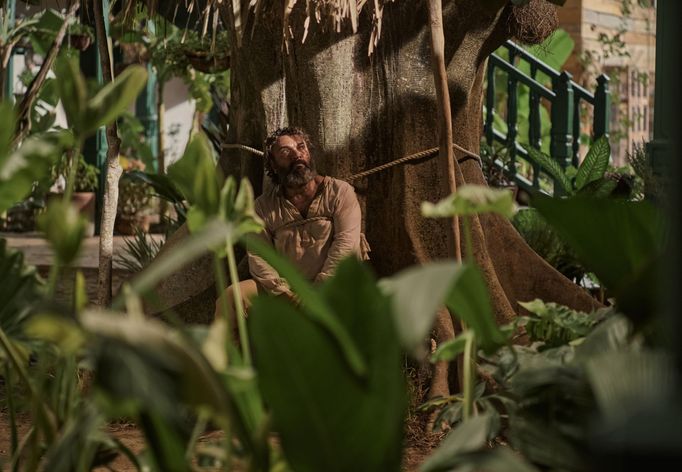 Claudio Cataño jako Aureliano Buendía.