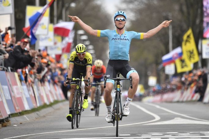 Amstel Gold Race 2018:  vítězný Michael Valgren Andersen a za ním Roman Kreuziger