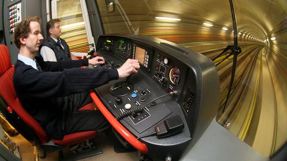 Otevřeno! Metro do Letňan už vozí cestující