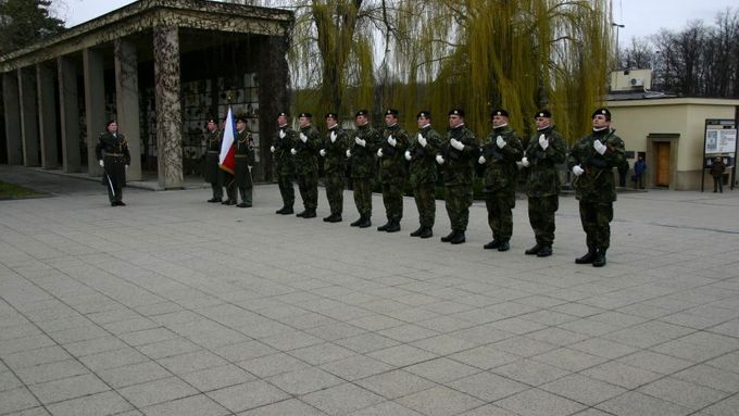 Ve Strašnickém krematoriu proběhl pohřeb vojáka Štěrby