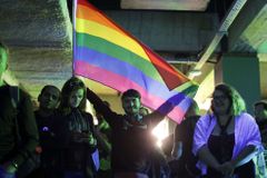 Rumunské referendum o zákazu sňatků homosexuálů neplatí, nepřišlo dost lidí